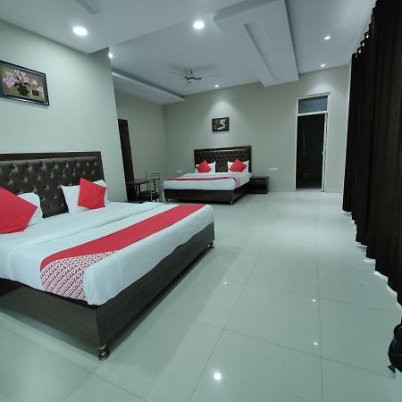Hotel Kailash Mansarovar And Banquet Hall Bareilly Exterior photo