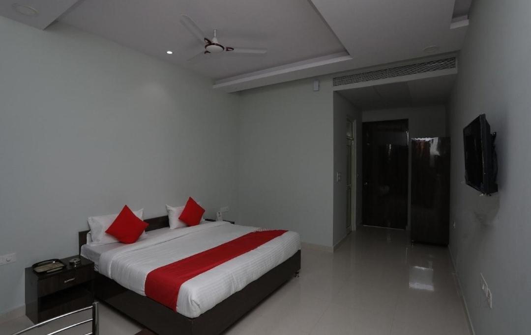Hotel Kailash Mansarovar And Banquet Hall Bareilly Exterior photo