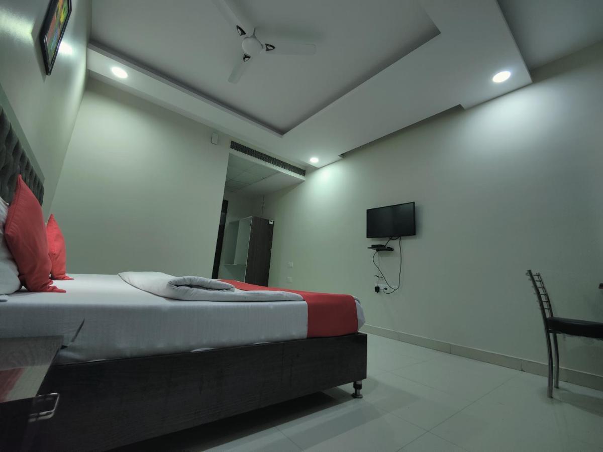 Hotel Kailash Mansarovar And Banquet Hall Bareilly Exterior photo